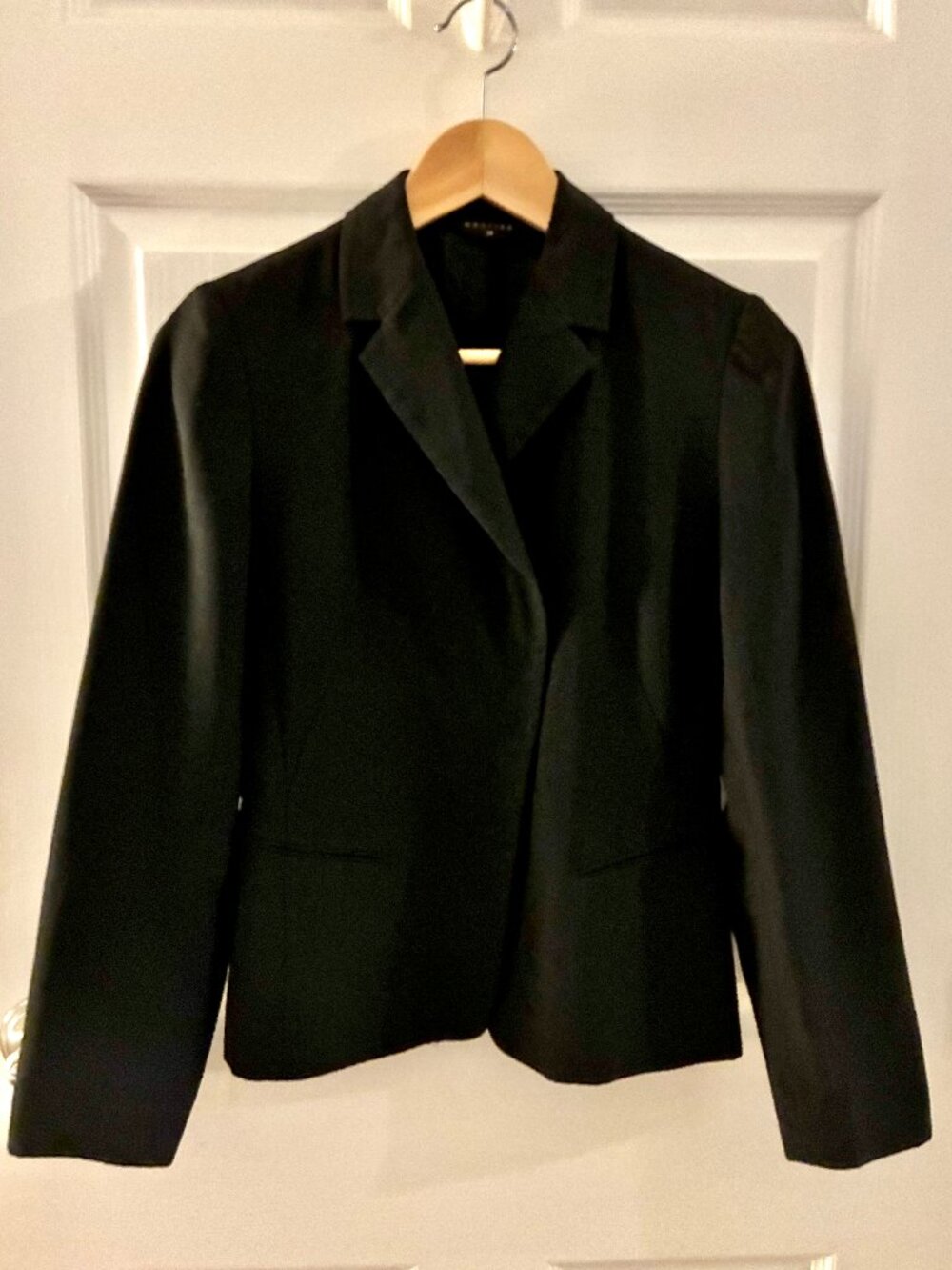 Mastina Black Skirt Suit Set Blazer & Pencil Skirt Size 34 Career Wear